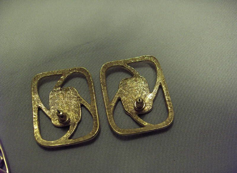 Vintage Monet Jewelry Pin/Gold Necklace/Earrings  
