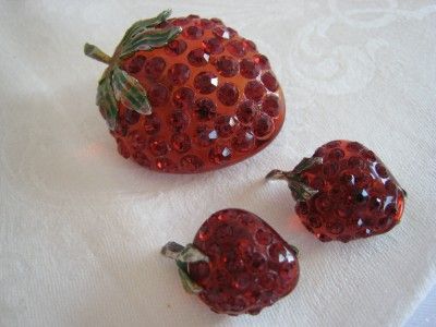   STRAWBERRY AND EARRINGS SET STUDDED WITH RED RHINESTONES CA 1940