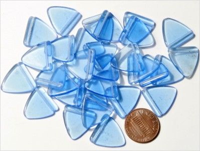 30 ANTIQUE ART DECO BLUE TRIANGLE DROP GLASS BEADS 18mm  